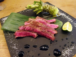 「炭火バルあじと」