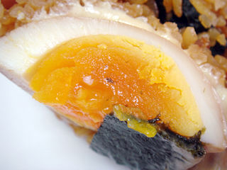 とんこつラーメン御飯と煮玉子おむすび