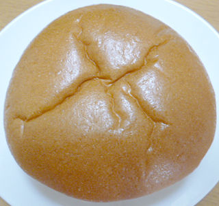 3層の味わいチーズクリームパン