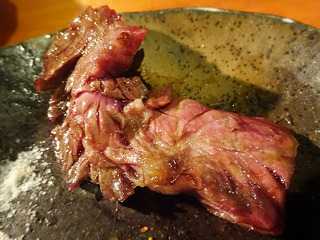 「炭火焼肉たむら」