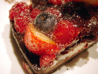 「カフェコムサ」のケーキ