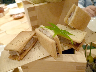 「炉とマタギ」