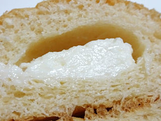 豆乳仕込みの豆乳クリームパン