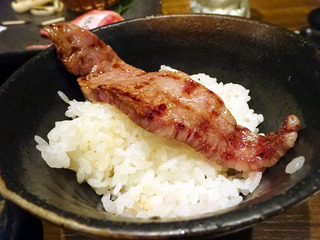 「炭火焼肉 笑門来福」