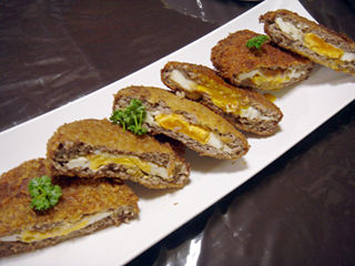 半熟目玉焼き入りメンチカツ