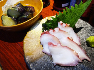 「カミナリ酒店」