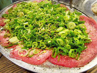 「焼肉どんどん」