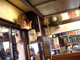 「丸一屋 駅前店」店内