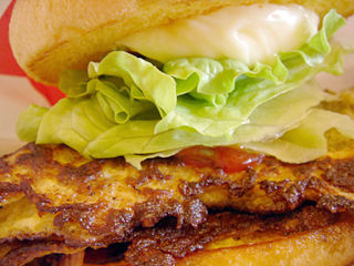 ベーコンオムレツバーガー