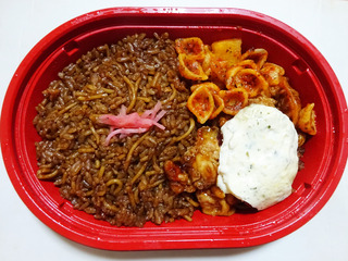 スプーンで食べる!そばめし&チキン南蛮