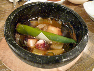 「korean cafe dining dammi」