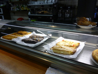 「BAR ESTUDIANTIL」