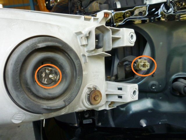 ハイラックスサーフ １８５ ヘッドライト コーナー グリル交換 取り外し編 ハイラックスサーフ専門店のブログ