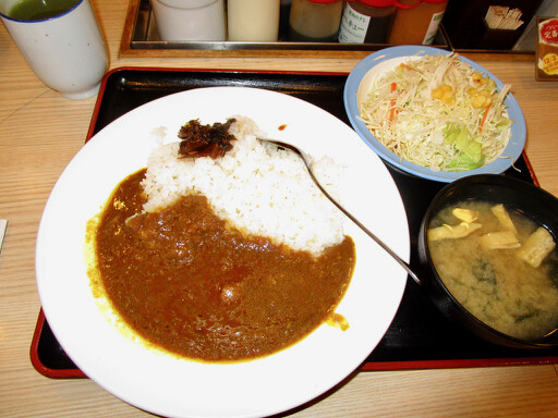 東新宿 松屋 創業ビーフカレー並盛生野菜セット Tommyのきままなグルメランチ日記
