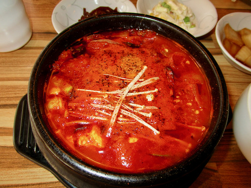 新大久保 ネネチキン スンドゥブチゲ : Tommyのきままなグルメランチ日記