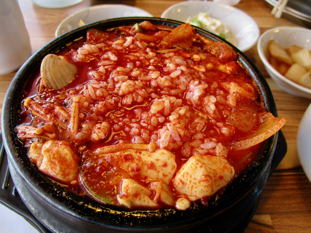 新大久保 ネネチキン スンドゥブチゲ : Tommyのきままなグルメランチ日記