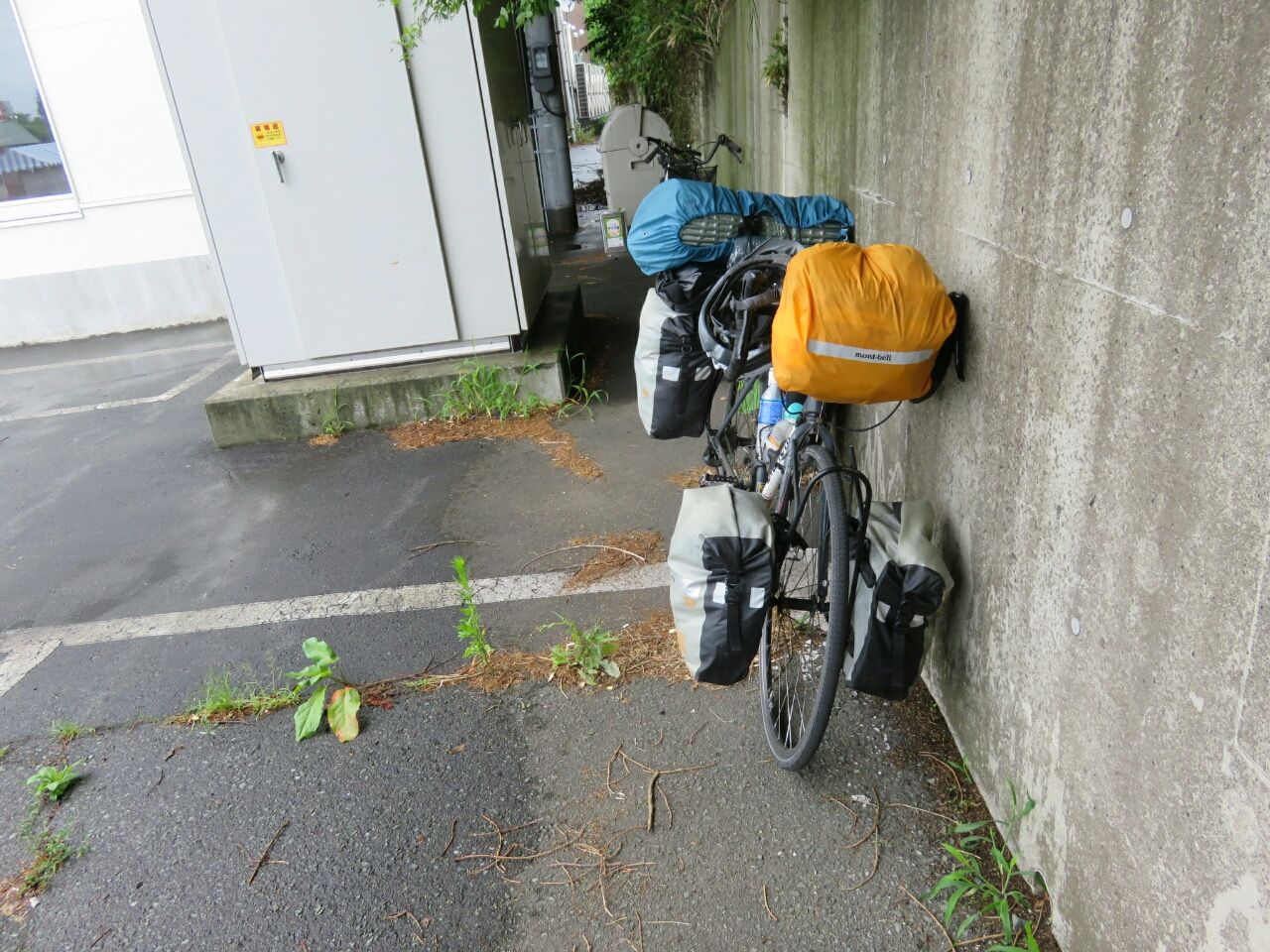 日目 ネットカフェ 時遊空間 盛岡高松店 ネットカフェ 快活倶楽部 花巻店 雨天走行 トミーのちょっと自転車日本一周 4月24に出発しました