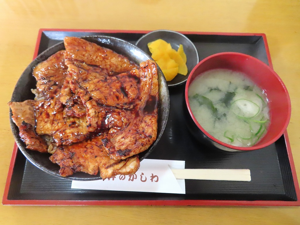 豚 丼 の かしわ
