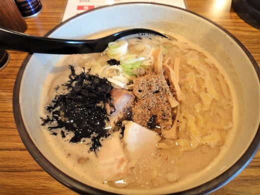 大泉洋さんの友人がやっている中央区のラーメン屋さん 麺屋 潤焚 旅 食 酒 そして猫