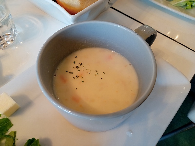 円山クラスにあるパン屋さん パン オ トラディショネルでランチ 旅 食 酒 そして猫