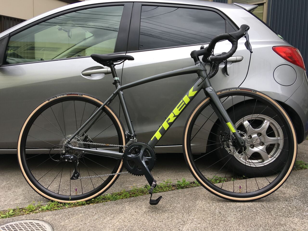 TREK Domane AL3 Discの純正ホイールは鉄下駄すぎる : グラベルロード