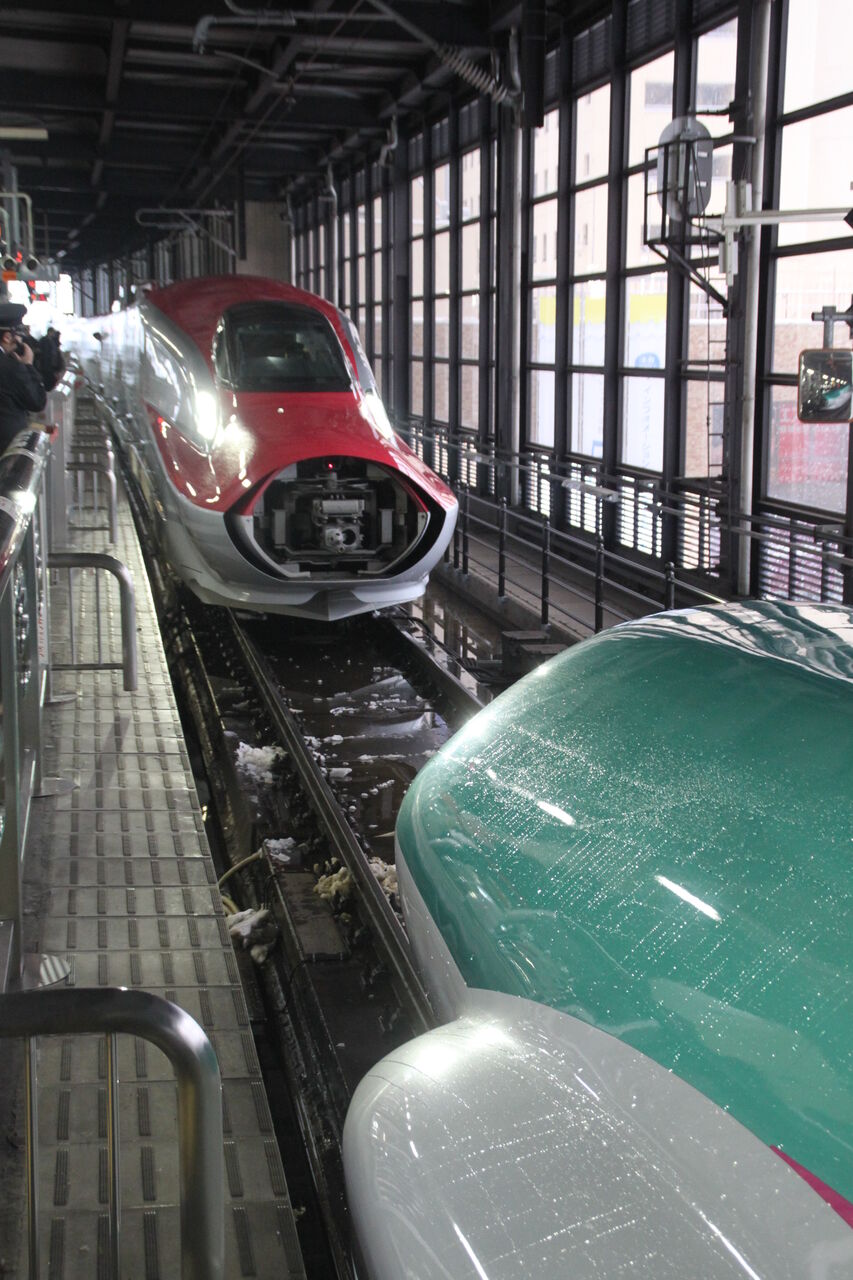 グランクラス　グラスセット　E5系　H5系　はやぶさ 東北新幹線 はやぶさ H5系 グランクラス乗車記 - 弾丸トラベルは