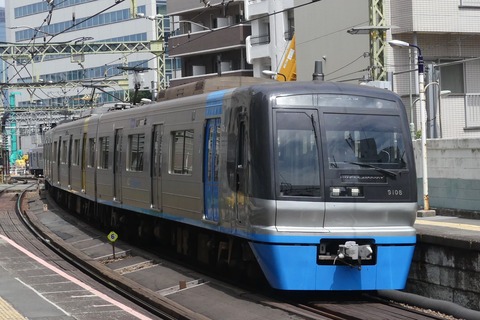 P1400389