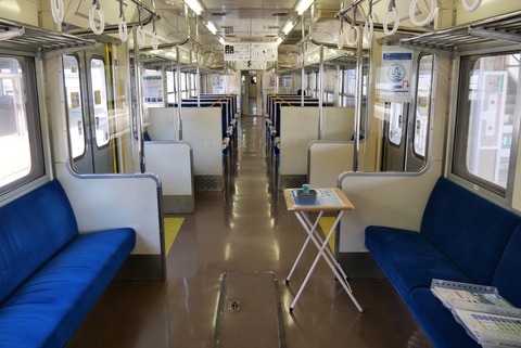 えちごトキめき鉄道モハ412-6の車内
