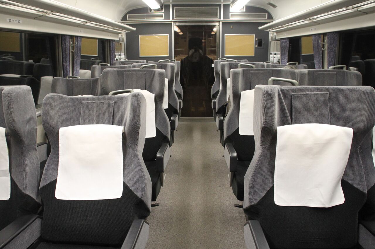 乗車口案内板 らくらくトレイン長岡 DSC02451-640x480.jpg