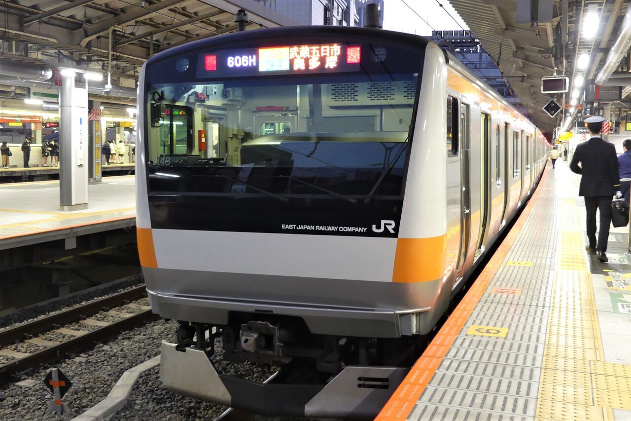 行先サボ 甲府－新宿 甲府－高尾 快速 皆様こんばんは。 先週土曜日に新宿駅で撮影した、新宿始発 特急