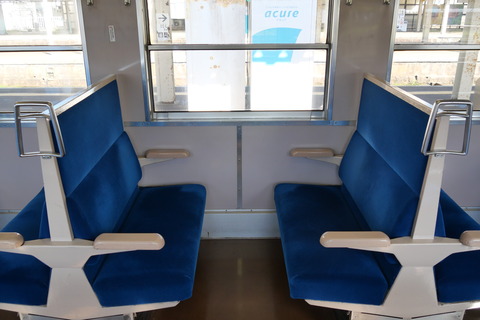 えちごトキめき鉄道クハ455-701ボックスシート