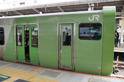 P1007578