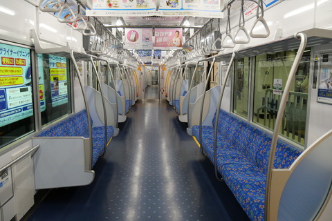 京成3200形車内