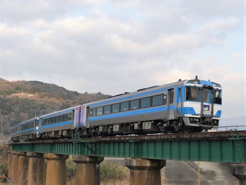 dba8e73e-s.jpg dba8e73e-s.jpg