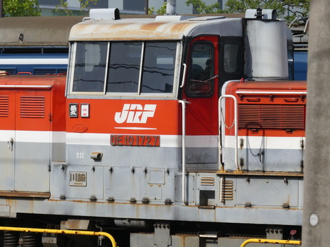 DE10-1727　一休車