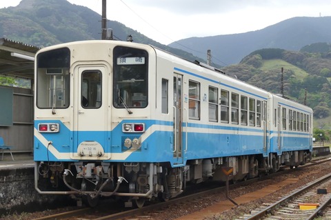 721D（斗賀野駅停車中）（R3.4.24）