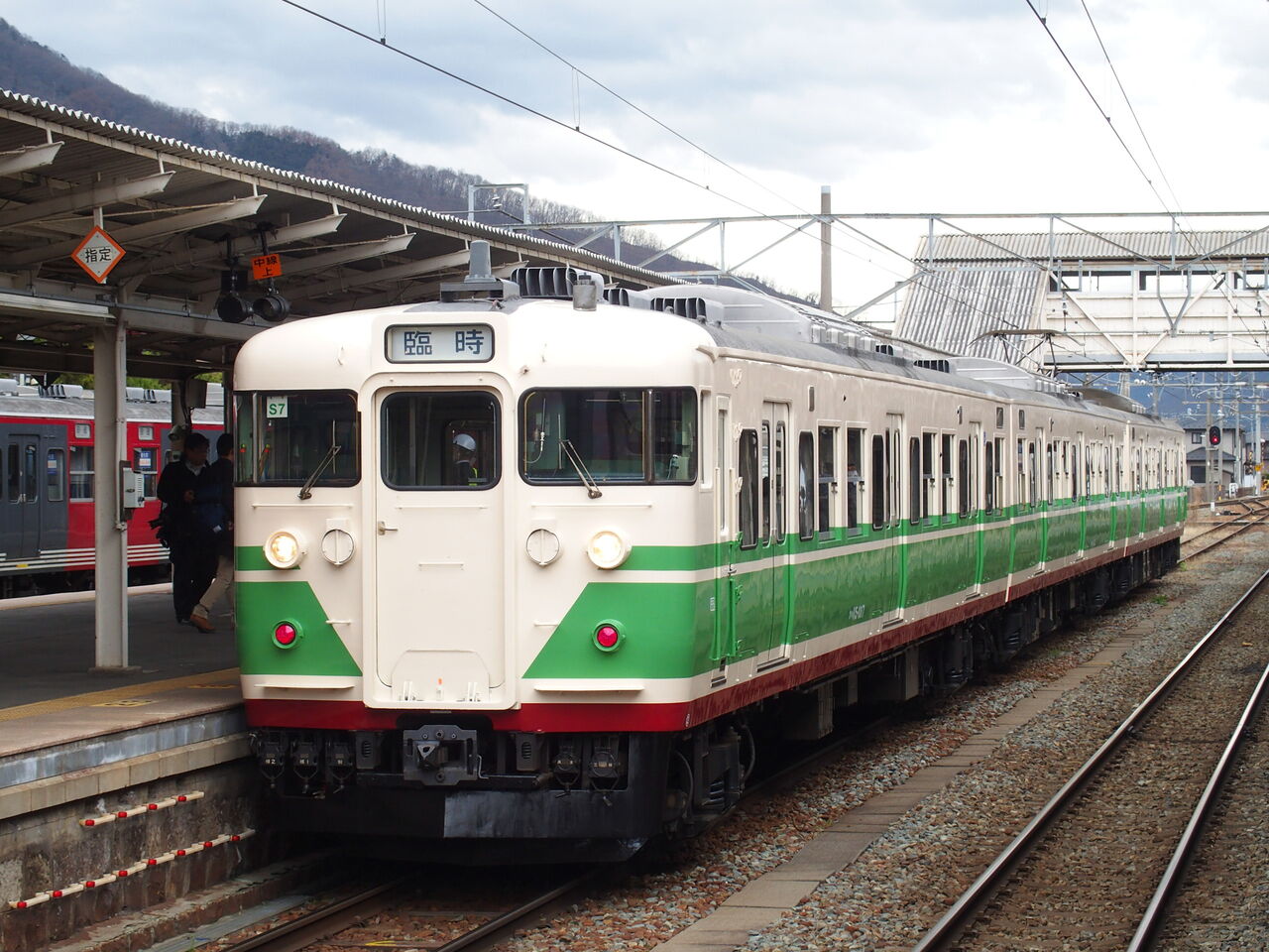 しなの鉄道・「初代長野色」復活記念列車乗車記(H29.4.8) : TOMODACHIYA鉄道日記
