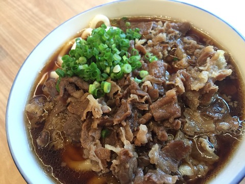 大盛うどんの肉うどん
