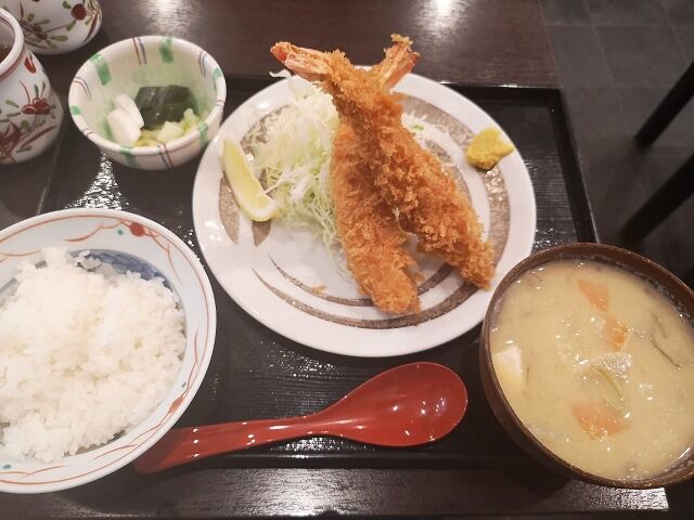 巣鴨 ときわ食堂 エビフライが美味い 食べ歩きもお買物も楽しいおばあちゃんの原宿 食いしん坊tomo のハピ ラキ Blog 巣鴨 ときわ食堂 エビフライが美味い 食べ歩きもお買物も楽しいおばあちゃんの原宿 食いしん坊tomo のハピ ラキ Blog