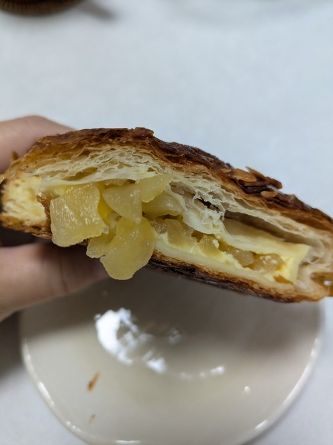 PXL_20241128_214614335