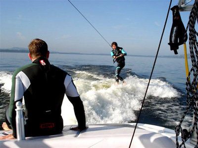 19tomokasfirstsurfing