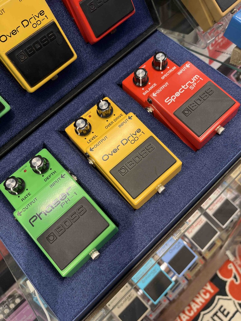 BOSS コンパクトエフェクター コレクション : 子守唄はHeavy Metal♫