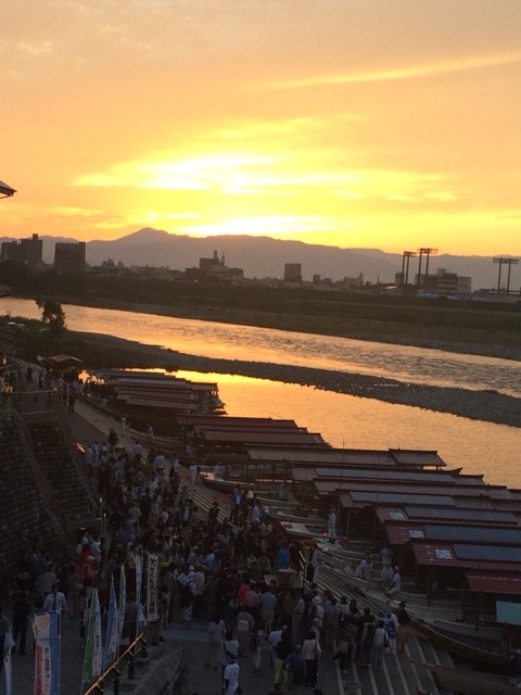 夕焼け小焼けの赤トンボ 長良川温泉 十八楼 若女将日記 夕焼け小焼けの赤トンボ 長良川温泉 十八楼 若女将日記