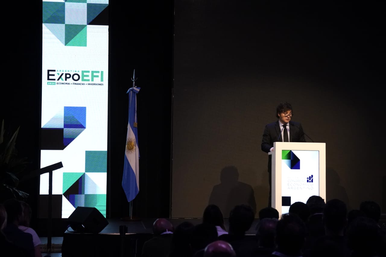 ミレイ大統領アルゼンチン経済フォーラムで講演 : 主観的アルゼンチン/ブエノスアイレス事情