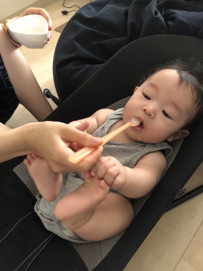 離乳食スタート はじめての10倍がゆ 保育園で働いていた管理栄養士藤原朋未がお届けする ママ楽ごはん