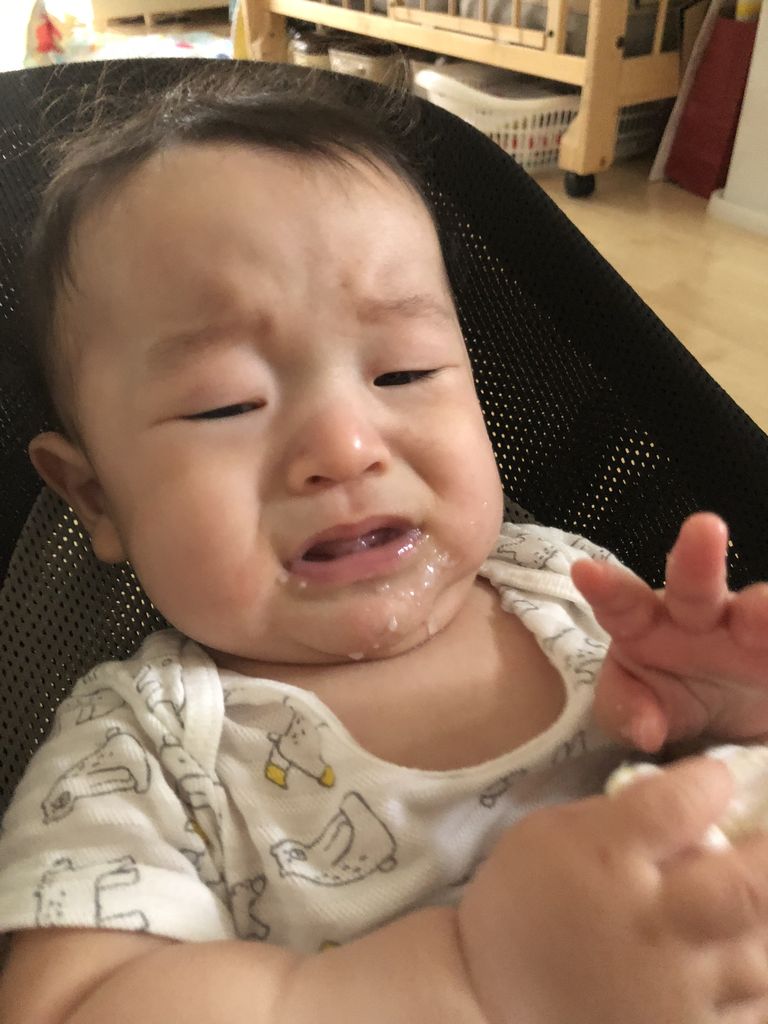 離乳食初期食1週目 赤ちゃんが食事に集中するためには 保育園で働いていた管理栄養士藤原朋未がお届けする ママ楽ごはん