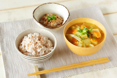 緑_納豆朝ごはん