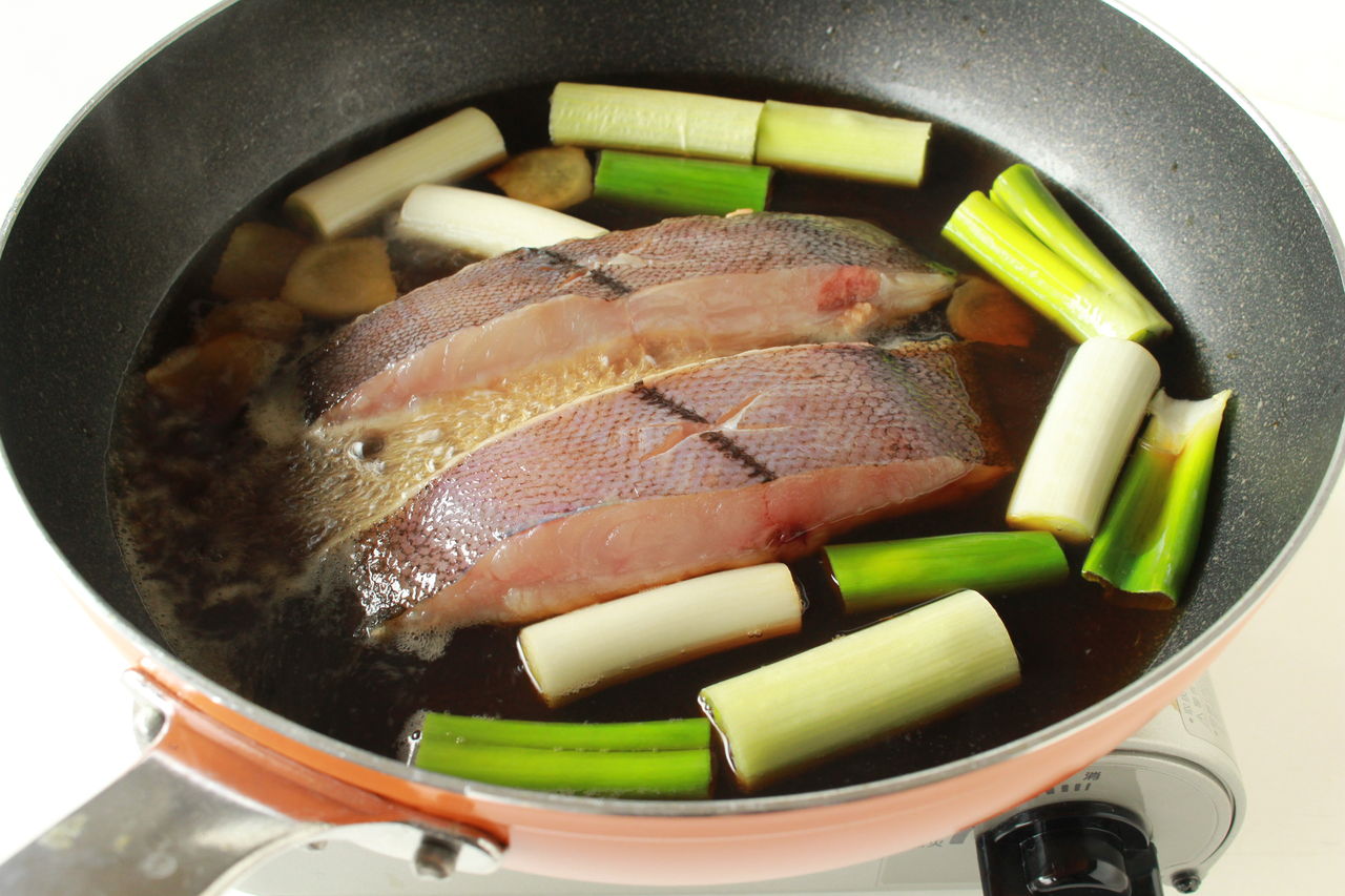 魚の煮付け をマスターしよう カレイの煮付け 保育園で働いていた管理栄養士藤原朋未がお届けする ママ楽ごはん 魚の煮付け をマスターしよう カレイの煮付け 保育園で働いていた管理栄養士藤原朋未がお届けする ママ楽ごはん
