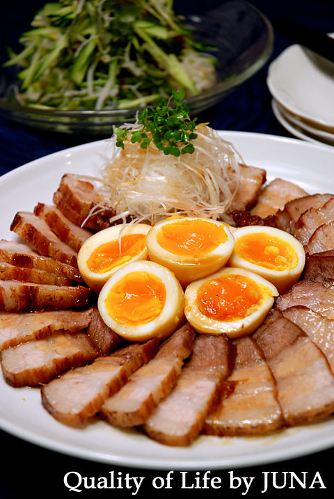 我が家の鉄板　自家製チャーシュー☆トロ卵添え