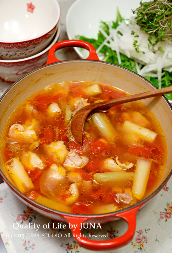 チキンとねぎのうまみたっぷりトマトスープ